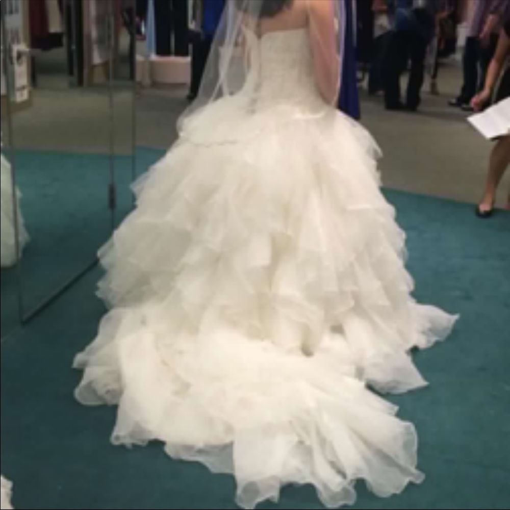 Brand New David’s Bridal Wedding Dress - Picture 3 of 4